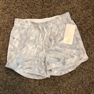 Lululemon spring break away short